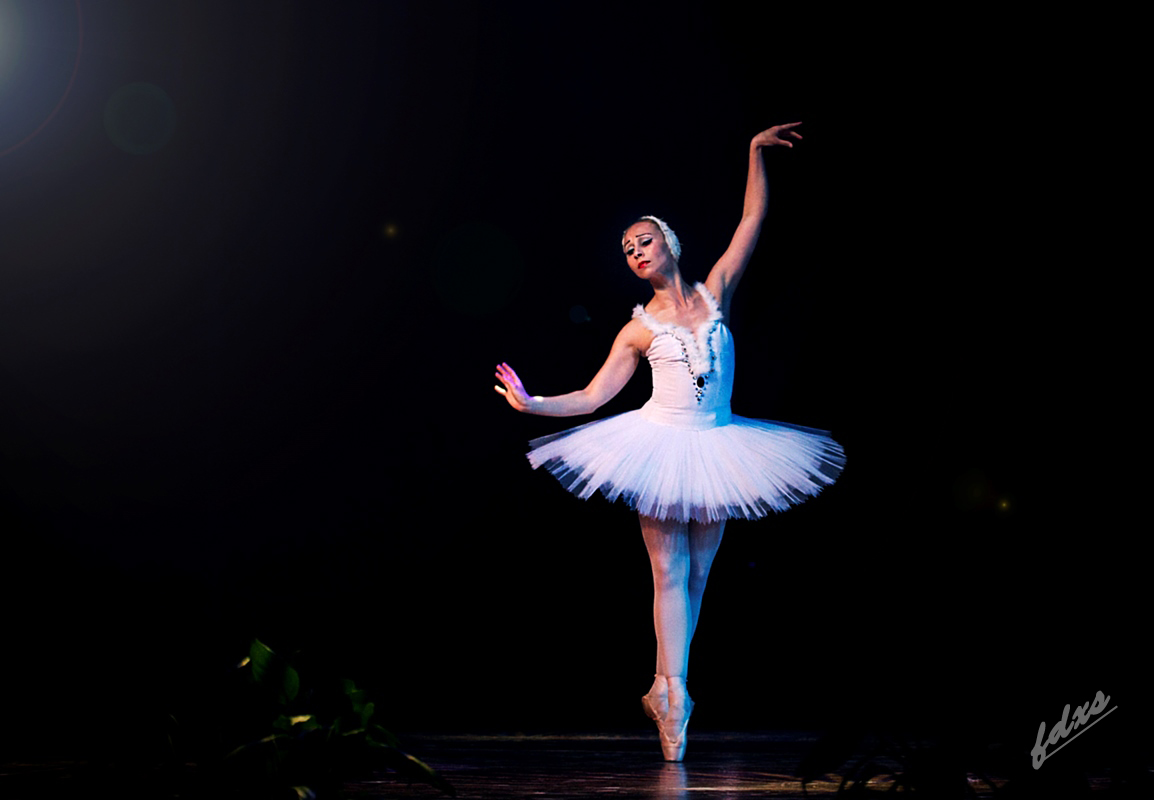 俄罗斯乌德穆尔特国家歌舞团献演南通更俗剧院---学习舞台摄影