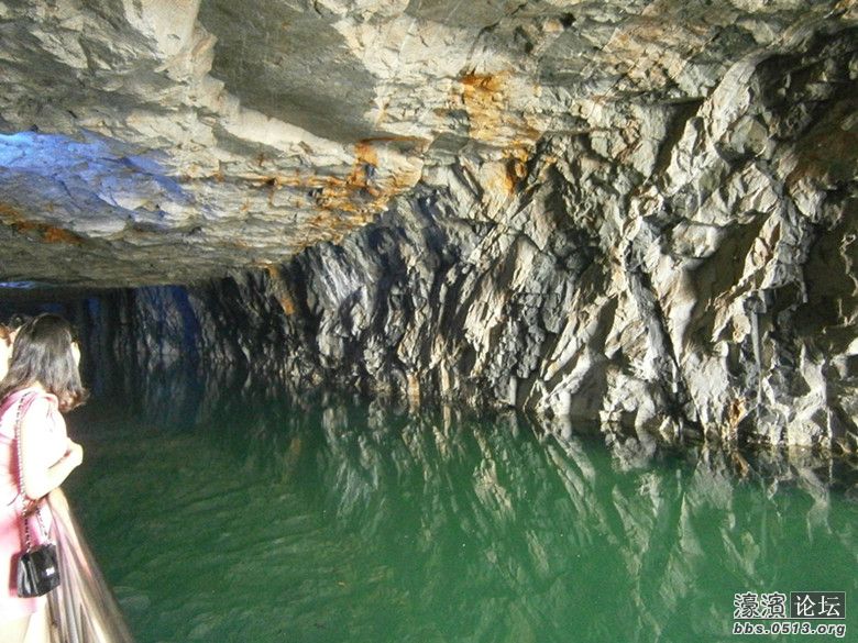 著名的翟山坑道