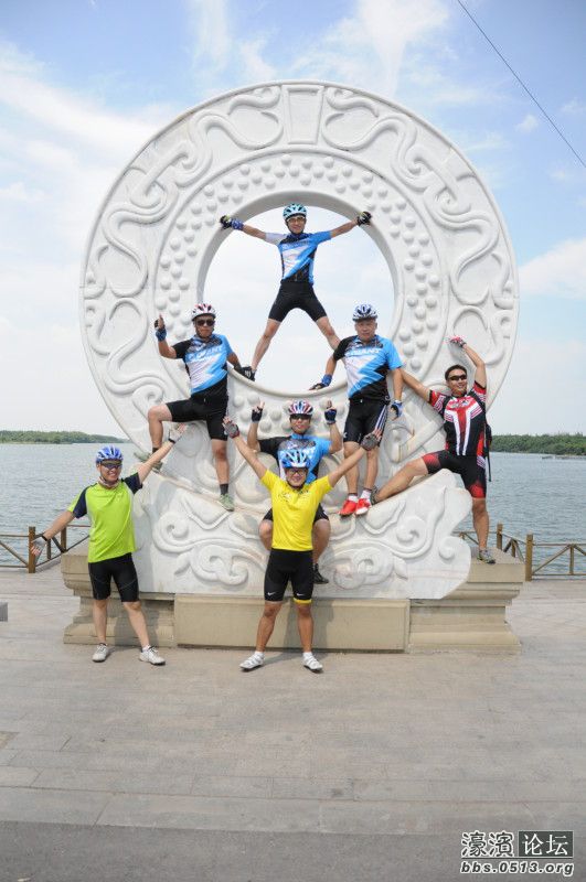 一群猴子哈哈！