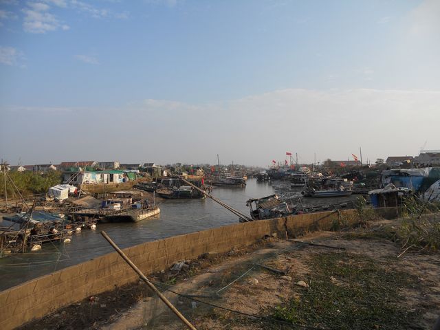 连兴港闸口下游通向长江河流