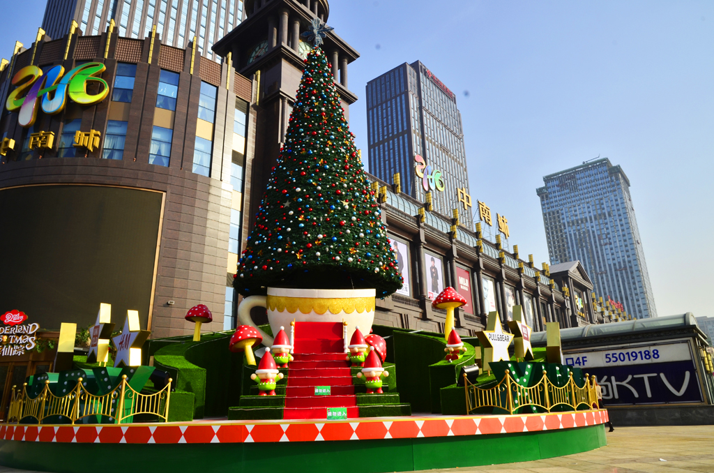 南通街头圣诞味儿渐浓 (1).jpg