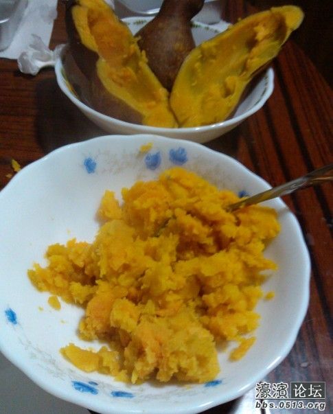 红薯蒸熟挖出