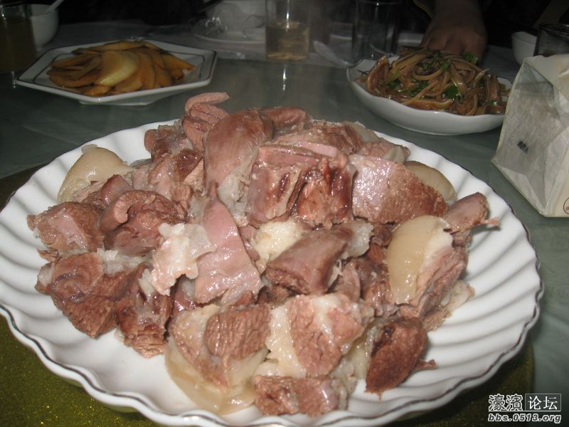 白切羊肉味道正宗，大家都觉得好吃。