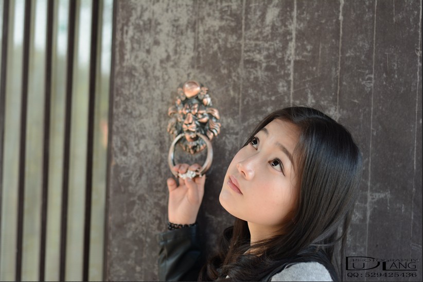 D7100  50 1.8D  1/80  F2.5 iso100