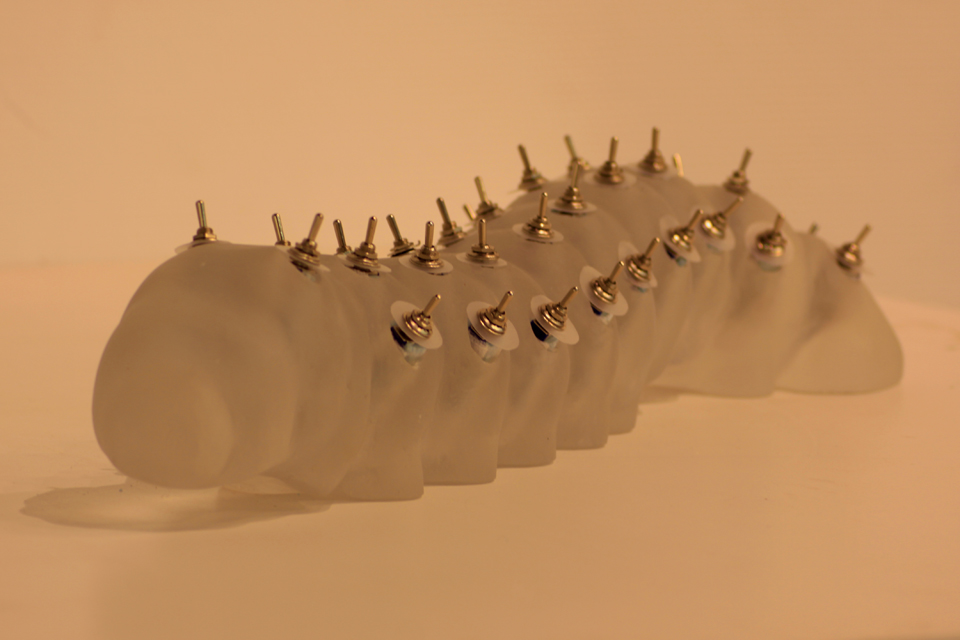 铜奖作品《种毒》 梁承.jpg