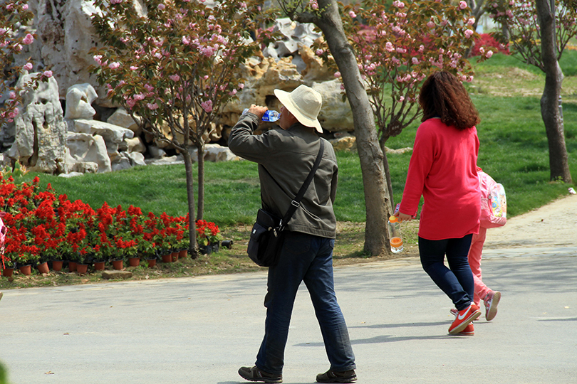 辛苦了， 喝口水！.jpg