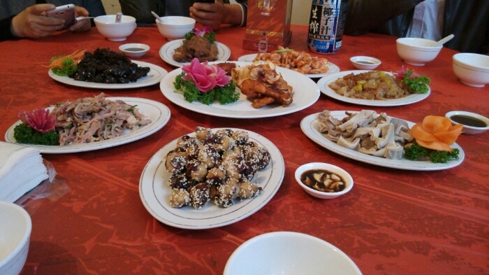 69 美食天地 69 乡下吃席   今天到乡下吃席,好菜这呢呷,准备开吃