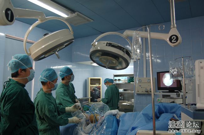 关节镜术中3.jpg