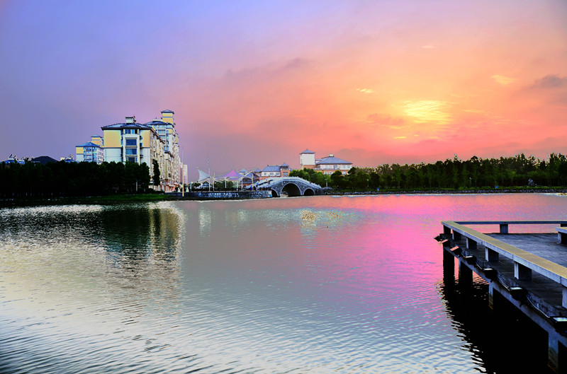 光怪陆离也好看