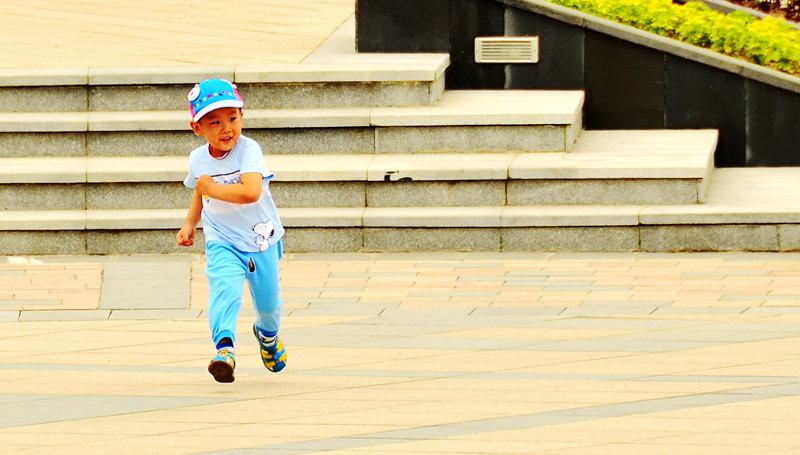 小JJ跑出来了。哈哈