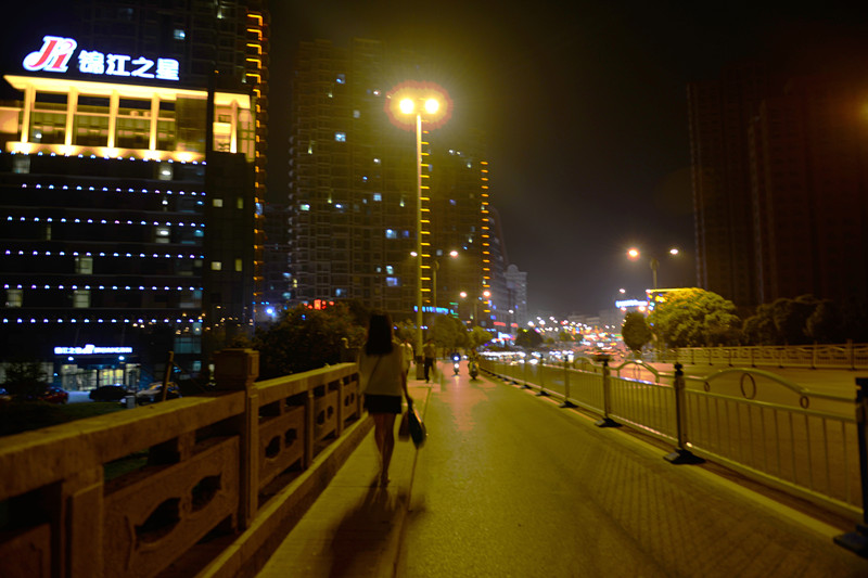 这两张哪张好？