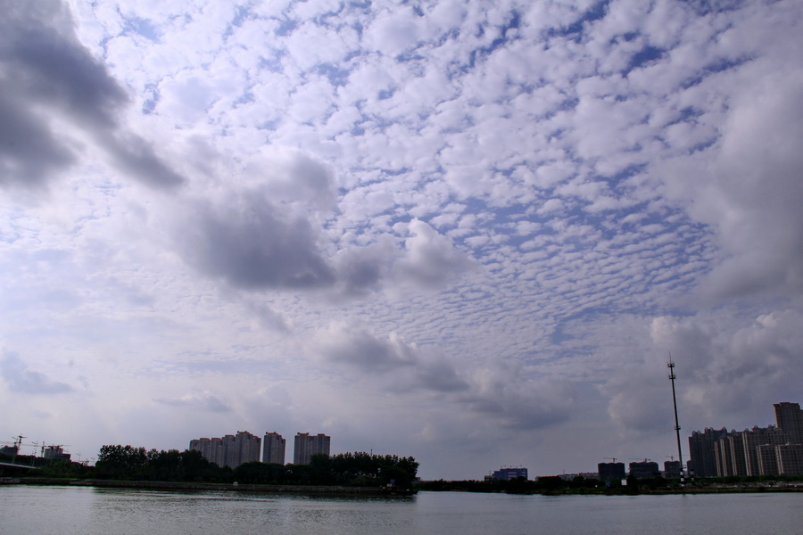 蓝天白云 195_调整大小.JPG