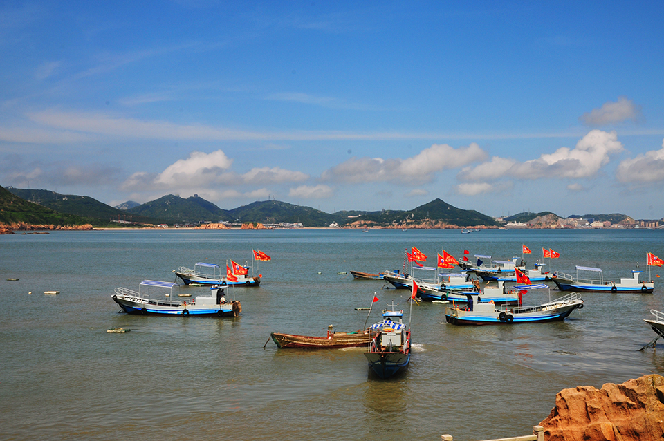 10号台风袭来前浙江嵊泗列岛现蓝天跑云天气 (3).jpg
