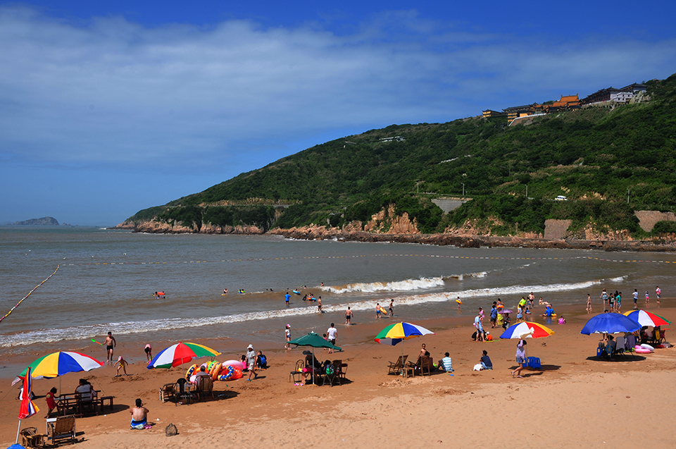 10号台风袭来前浙江嵊泗列岛现蓝天跑云天气 (6).jpg