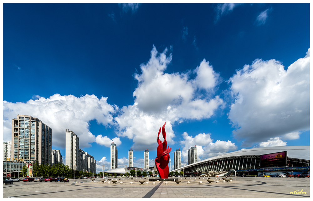 蓝天白云的日子里 p2.jpg