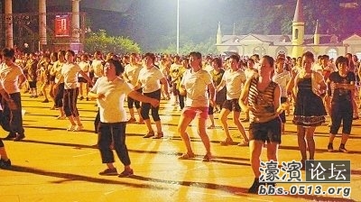 广场舞.jpg
