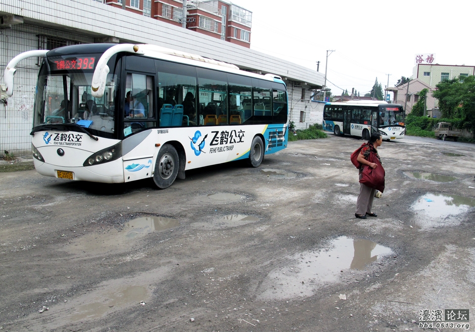 洼塘多，行走不便。