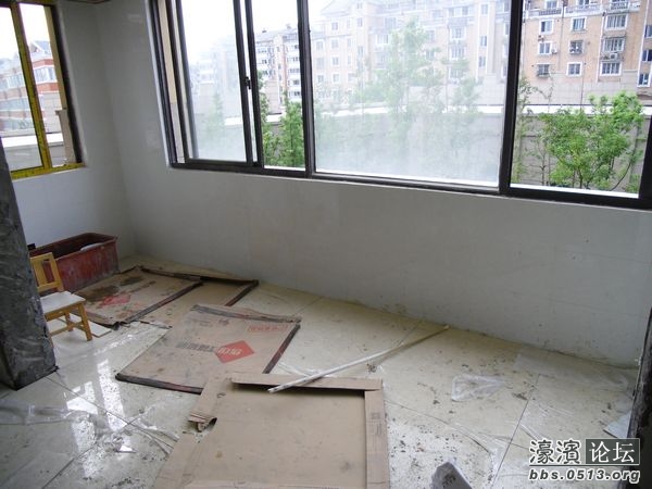 南阳台面砖、地砖均到位  CIMG1452.JPG