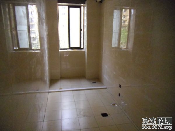 卫生间面砖、地砖均到位  CIMG1449.JPG
