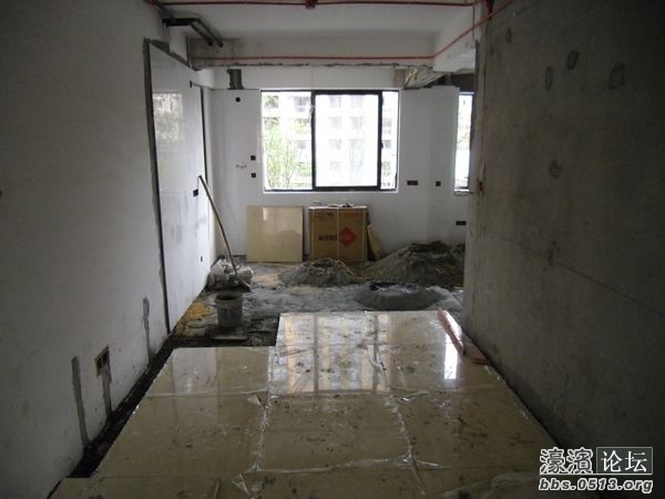 今天厨房的地砖也许铺就  CIMG1450.JPG