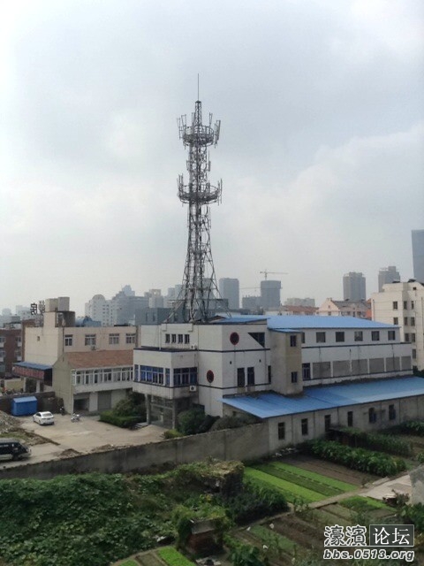 在楼上拍的，不知道在不在用