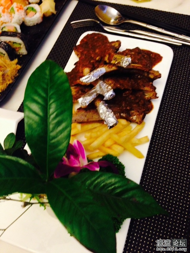 铁板发饰煎羊排，因为是羊所以没吃