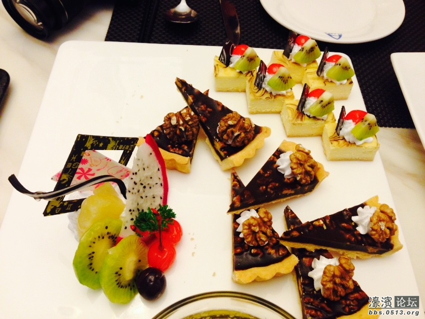 核桃派和轻乳酪蛋糕都挺好的