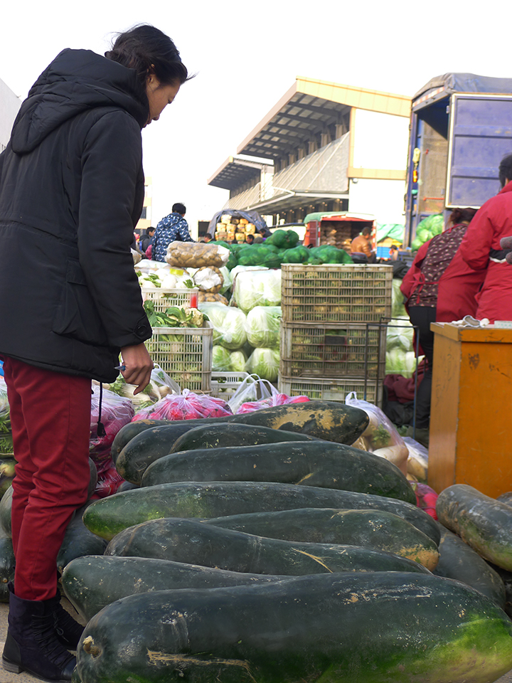 南通物流中心冬季蔬菜货源充足购销两旺 (5).jpg