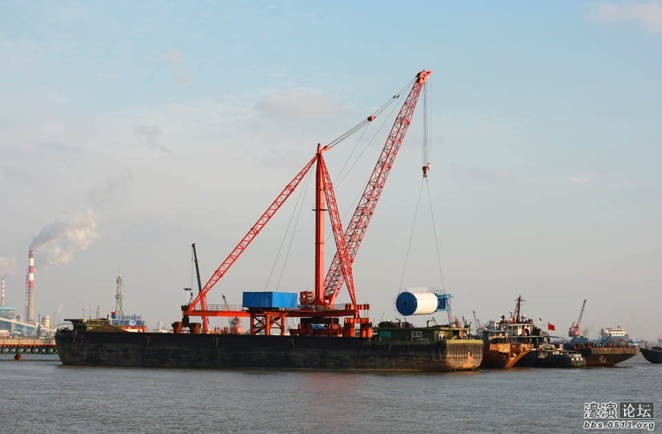 《江中作业》张志陆 摄