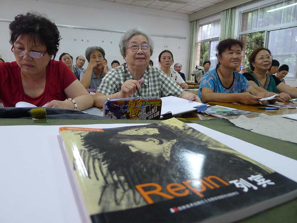 老年大学 老人求知的殿堂 相聚的乐园 (2).JPG
