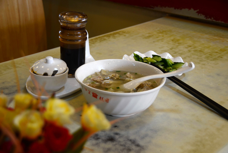 来一碗鲜美的鸡肉馄加上是何等的惬意