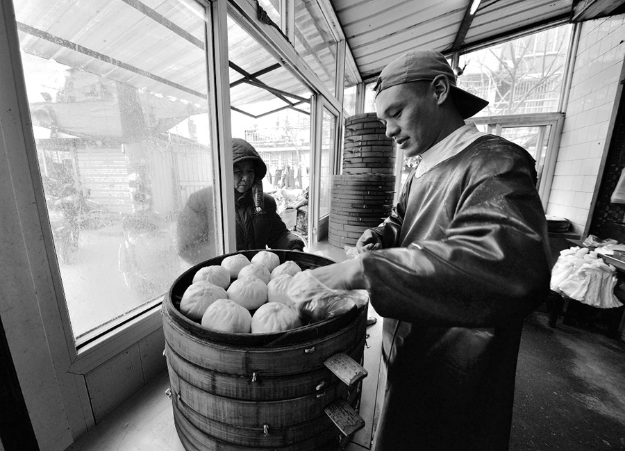 卖包子的人.jpg