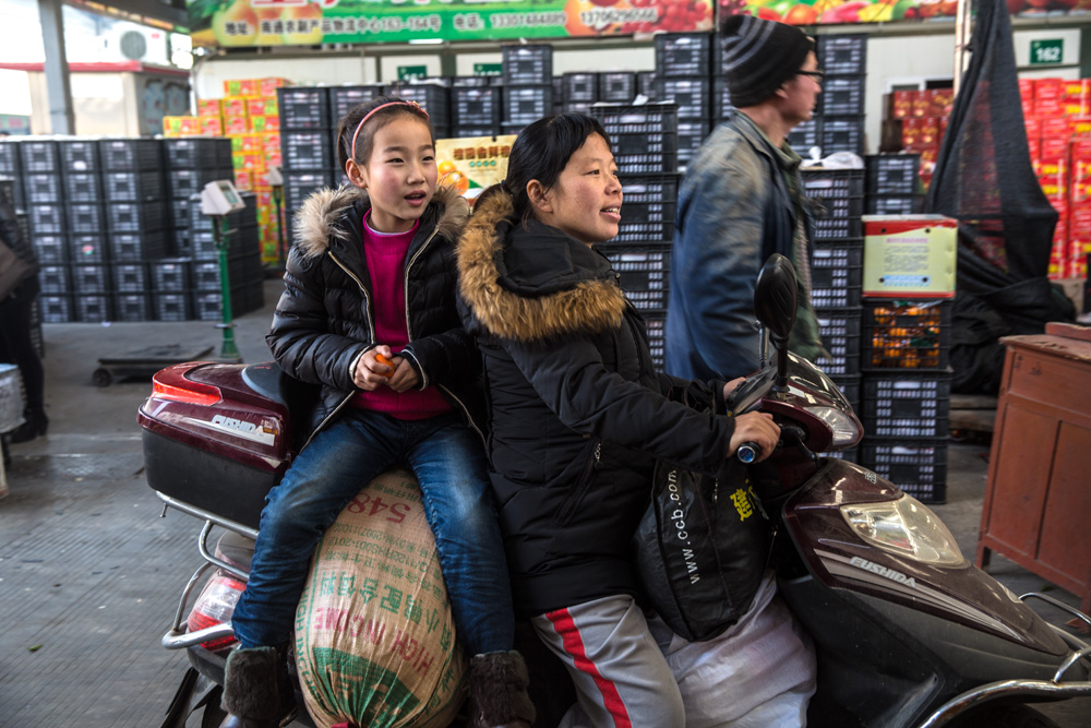 热闹的年货展销 (10).jpg