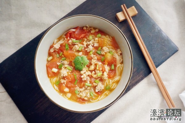 給你下碗麵!我家餐桌上的人氣熱湯麵合集