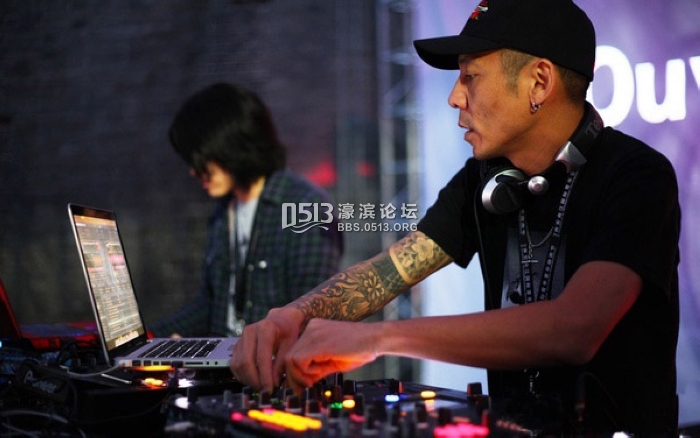 nEO_IMG_DJ欧洋.jpg