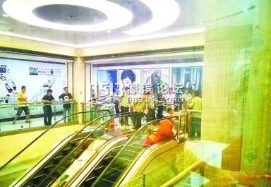 自动扶梯救命按钮