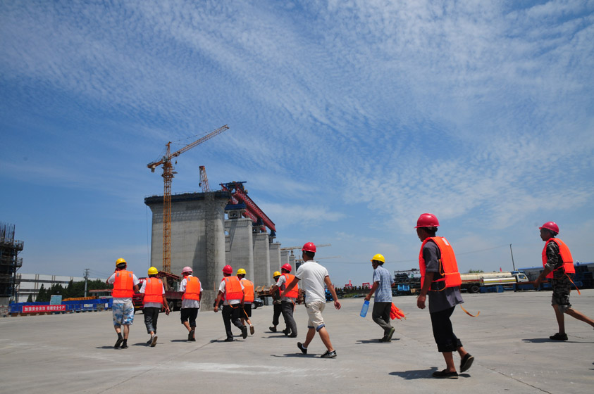 火热的天气 火热的工地  1 (5).jpg