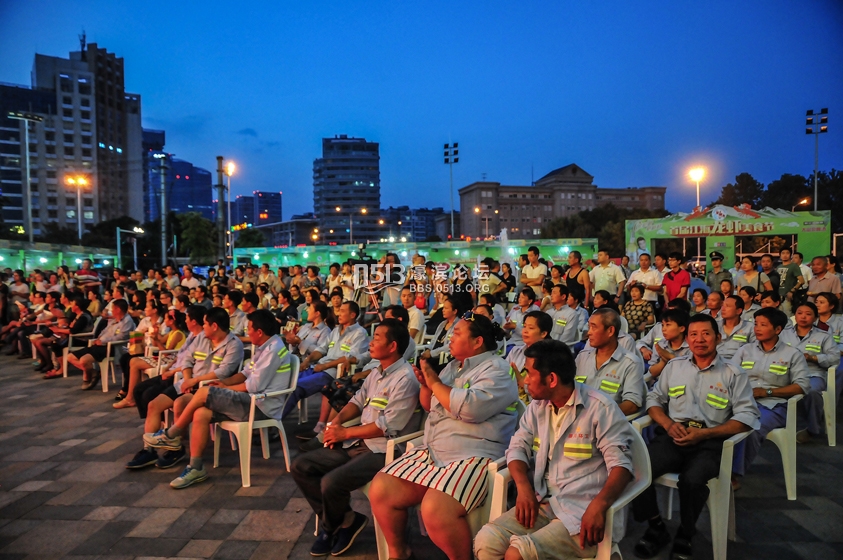 南通龙虾节向环卫工人送关怀启动 (7).jpg