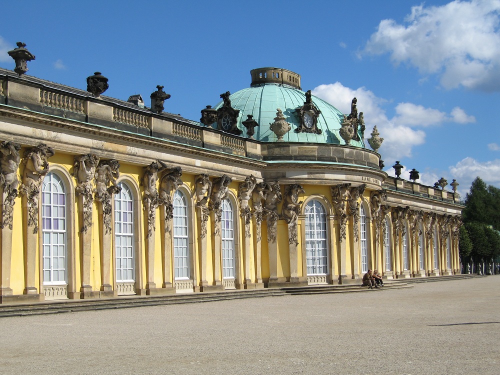 无忧宫，18世纪德意志王宫和园林。位于德国波茨坦市北郊，为普鲁士国王腓特烈二世模仿.jpg