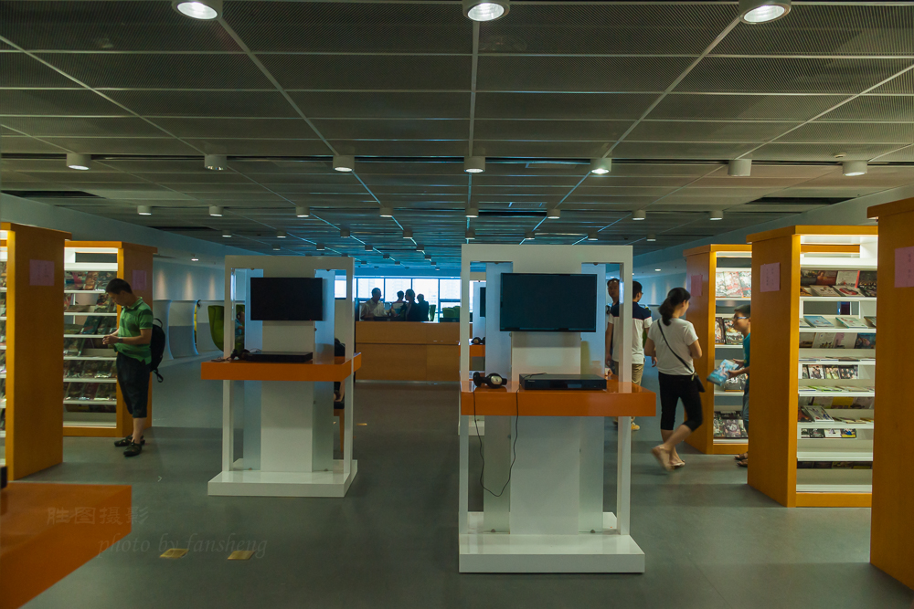 南通图书馆20151-30 秒 (f - 6.3).JPG