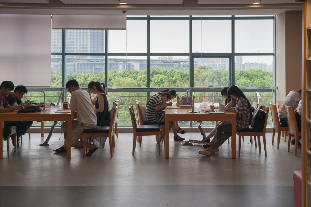 南通图书馆20151-80 秒 (f - 6.3)-4.JPG