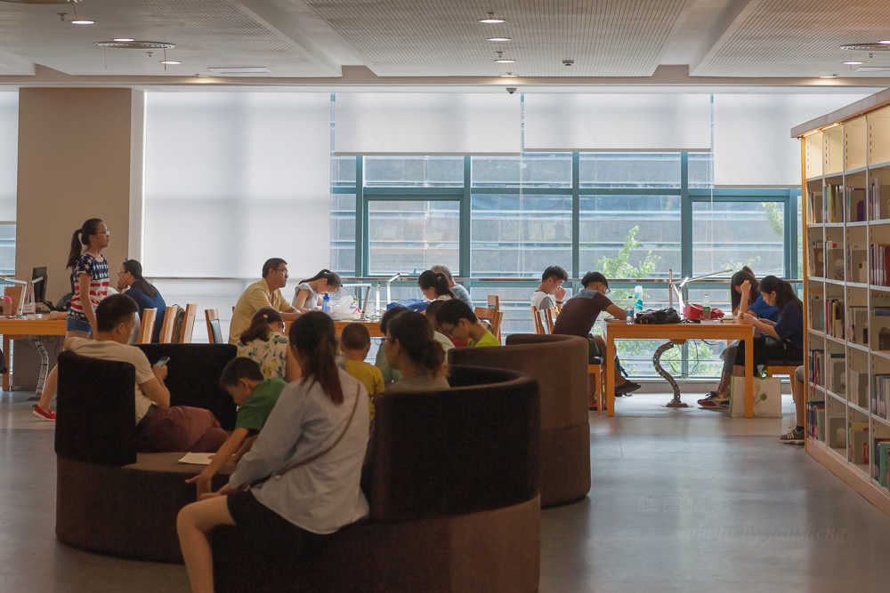 南通图书馆20151-250 秒 (f - 5.6).JPG