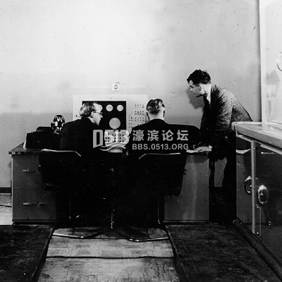 图灵对掐维特根斯坦：这次维特没有用拨火棍却显出了尊敬