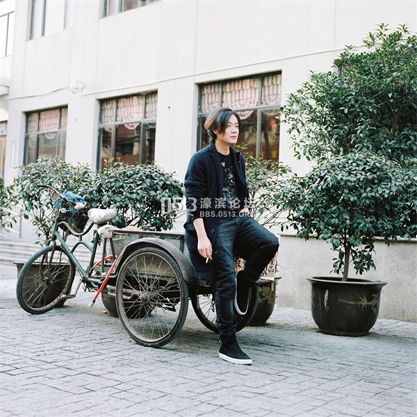 张嘉佳：“80后”正在慢慢变成以前自己不理解的人