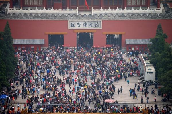 中国门票为啥那么贵：景点很累，还要养活地方财政