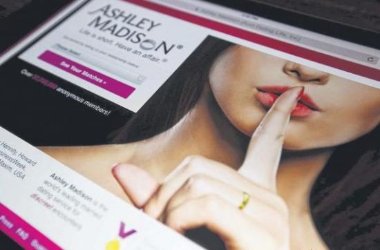 偷情网站被黑背后：如何拯救出轨后的婚姻？