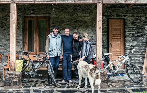 越过山丘，去欧洲最高的村庄看看