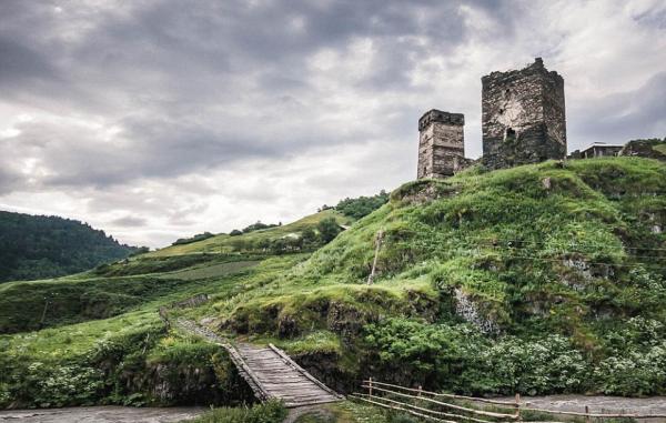 越过山丘，去欧洲最高的村庄看看