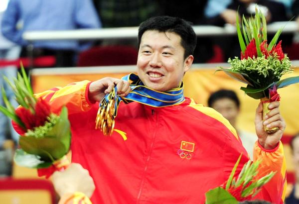 王治郅退役成“理论事实”，二十载篮球生涯何时谢幕？