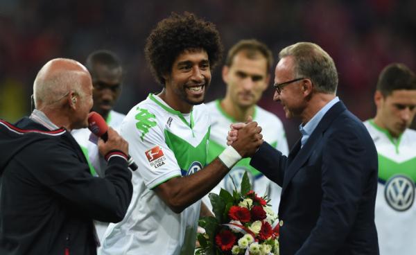 莱万9分钟5球和麦迪35秒13分哪家强？球迷们都吵起来了